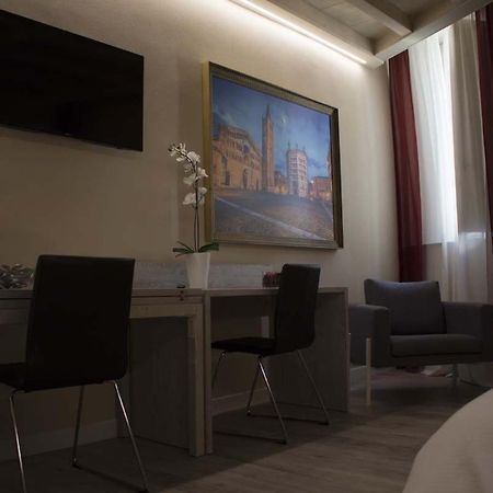 Palazzo Domanto Apartments Parma Luaran gambar