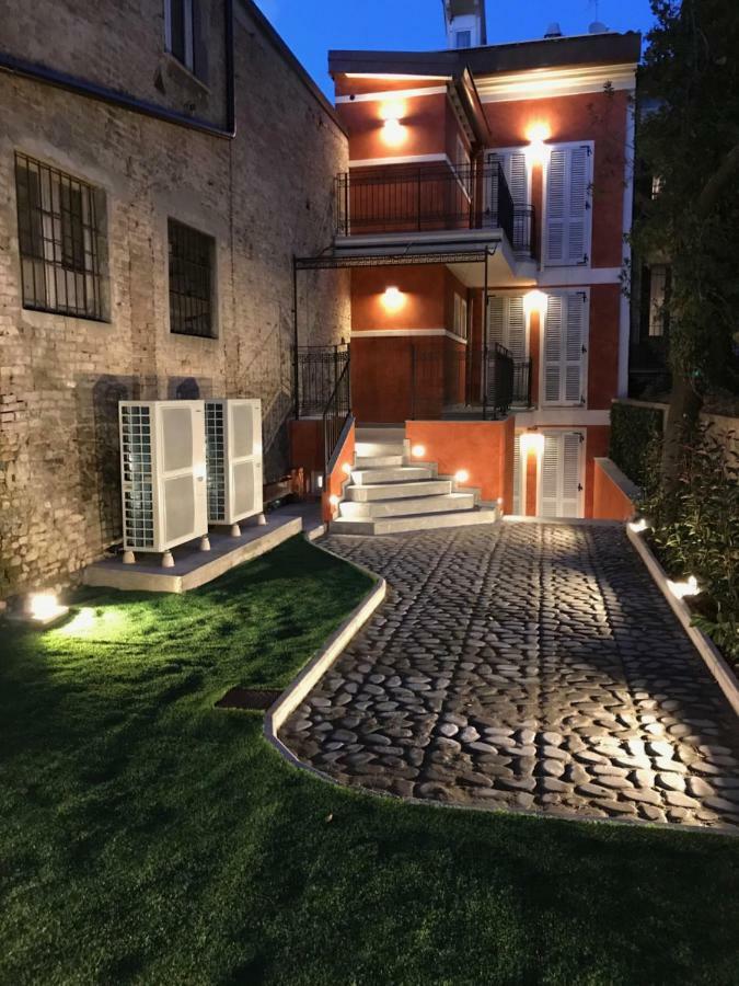 Palazzo Domanto Apartments Parma Luaran gambar